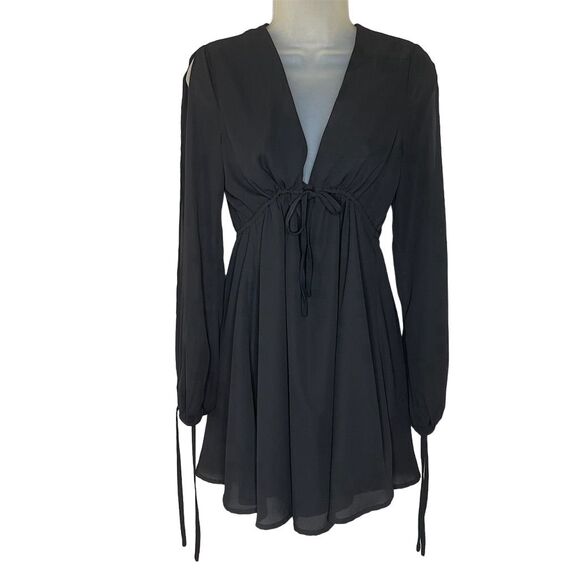 TOBI Dresses & Skirts - TOBI Women's Black Long Sleeve V-Neck Dress Size S Elegant Short